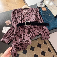 批发实拍秋季爆款豹纹V领收腰长袖衬衫<b class='q'>不规则</b>辣妹灯笼袖上衣配腰带