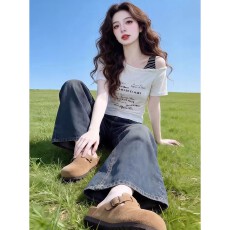 批发实拍2026夏季新款别致字母印花显瘦<b class='q'>T</b><b class='q'>恤</b>女辣妹收腰显瘦露肩上衣