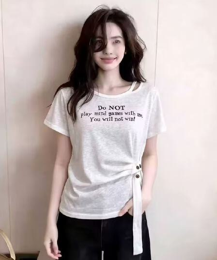 실사 여름 달콤한 핫걸 디자인 센스 불규칙 홀로우 아웃 배색 알파벳 프린트 반팔 티셔츠 여성 몸매 가꾸기 맨위