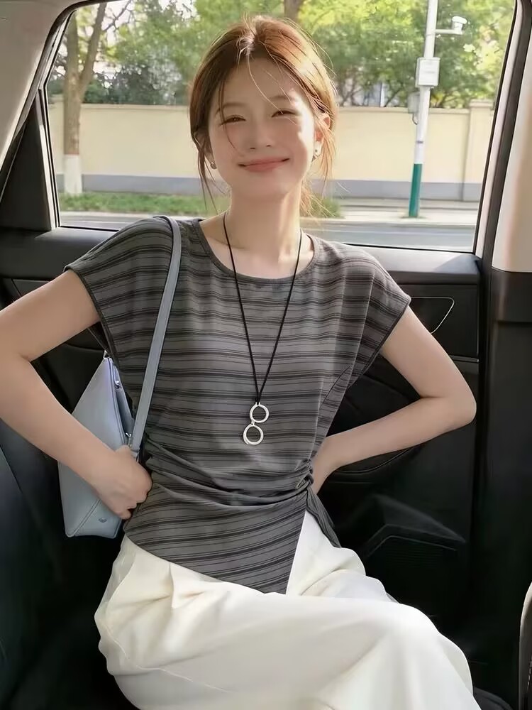 실사 여름 레트로 배색 스트라이프 반팔 티셔츠 여성 디자인 센스 불규칙 트임 허리 수축 슬림해 보이는 맨위