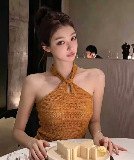 실사 여름 한 부서 핫걸 바람 행침 목 비틀림 니트 조끼 홀로우 아웃 디자인 슬림해 보이는 다용도 민소매 맨위