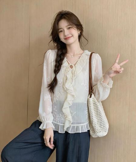 실사 레트로 부드러운 바람 프릴 나비 매듭 디자인 센스 자카드 여성 셔츠 새로운 작은 대중 슬림해 보이는 맨위