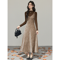 批发秋冬咖色碎花背带裙套装女复古显瘦吊带<b class='q'>连衣裙</b>温柔风长裙套装