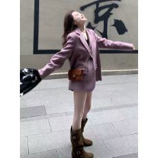 批发巨好看的初<b class='q'>冬</b>富家千金小香风气质通勤紫色正肩毛呢西装厚款外套女