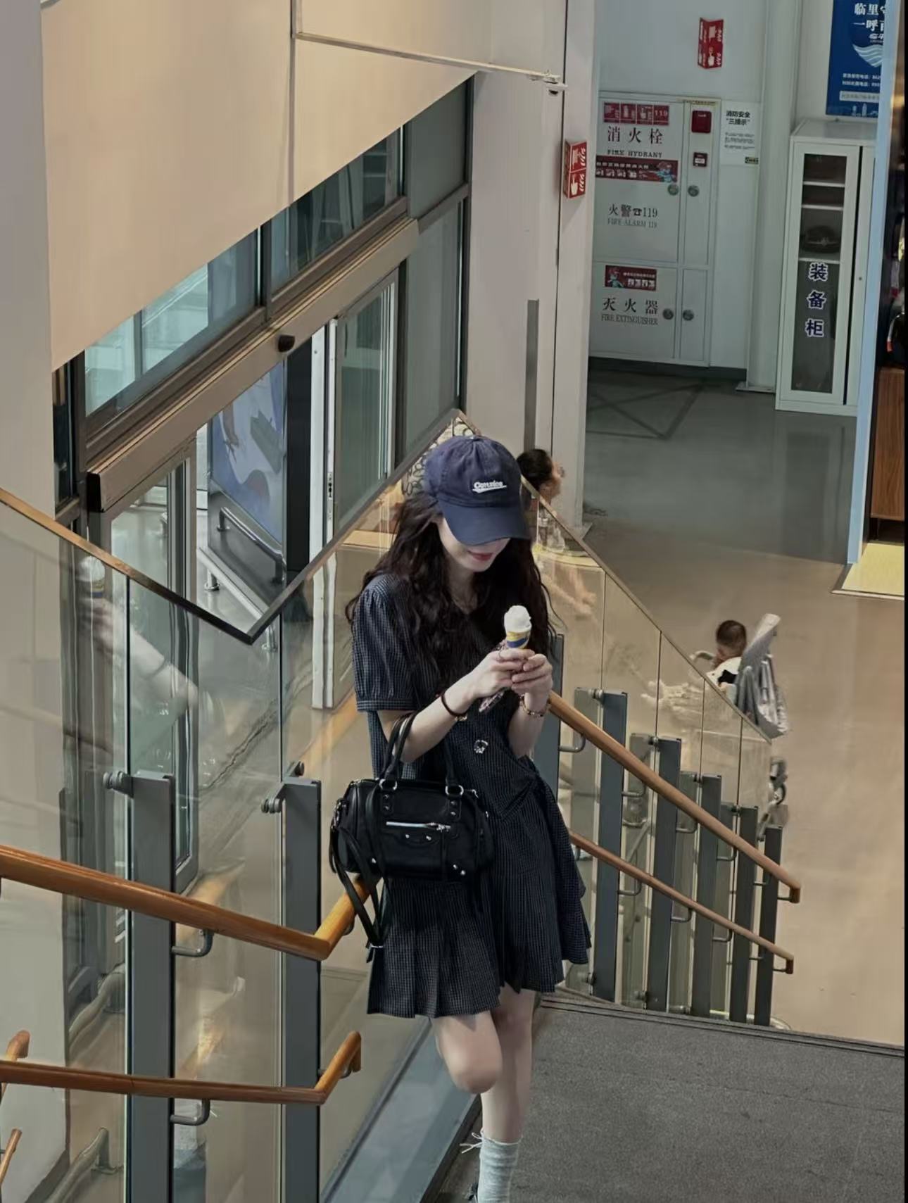 2026 새로운 바다 바람 불어 오는 중 주름 ~ 중 블루 레트로 느긋한 디자인 센스 작은 대중 드레스