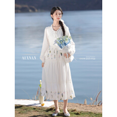 批发法式气质米白色<b class='q'>连衣裙</b>女2025年春新款显瘦青春气息简约浅色长裙