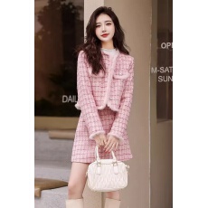 批发小香风套装裙女2025新款冬季粉色，白色小个子韩剧两件套青春<b class='q'>时尚</b>