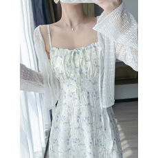 批发碎花吊带<b class='q'>连衣裙</b>女夏季法式小个子长裙海边度假裙子小清新2026新款