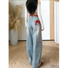 批发卡通刺绣镰刀牛仔<b class='q'>裤</b>女2026春装新款宽松梨形身材遮胯弯刀阔腿<b class='q'>裤</b>子