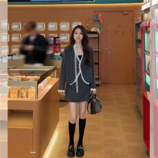 批发壹壹小众拼接设计时尚轻千金风西装半裙套装<b class='q'>蕾丝</b>飘带，