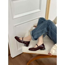 批发法式玛丽珍鞋女<b class='q'>韩版</b>2025秋新款复古方头浅口一字扣中跟单鞋女