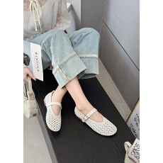 批发2026年春季新款法式方头水钻蝴蝶结金丝绒高跟鞋女粗跟浅口单鞋