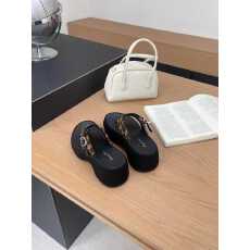 批发2026<b class='q'>夏</b>季新款豹纹厚底人字拖女外穿夹脚沙滩松糕底罗马凉拖鞋女