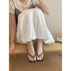 批发2026夏季新款<b class='q'>韩版</b>波点夹趾人字拖女外穿坡跟防滑方头沙滩拖鞋女