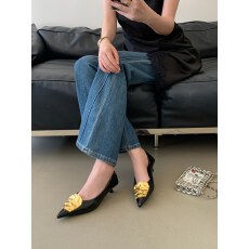 批发2026新款法式尖头细跟浅口单鞋女金属扣<b class='q'>气质</b>百搭通勤