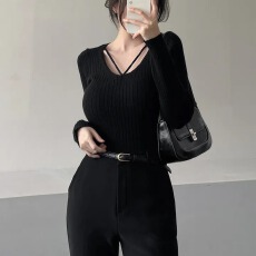 批发韩版软糯细腻坑条V领<b class='q'>针织衫</b>修身长袖百搭<b class='q'>打底衫</b>女