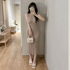 批发韩版纯色无袖针织<b class='q'>连衣裙</b>女修身气质包臀背心后<b class='q'>开叉</b>裙子