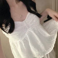 批发韩版百搭纯色刺绣小<b class='q'>吊带</b><b class='q'>背心</b>设计感甜美别致上衣
