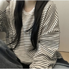 批发韩版休闲风圆领条纹长袖卫衣<b class='q'>外套</b>女宽松显瘦落肩收口袖洋气上衣