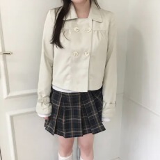 批发<b class='q'>韩国</b>chic设计感小众休闲双排扣翻领小个子短款风衣夹克外套女