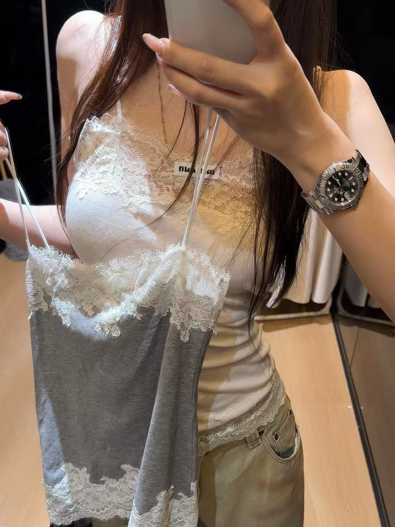 그는 비서 핫걸 바람 레이스 측면 캐미솔 여름 몸매 가꾸기 슬림해 보이는 다용도 품격 민소매 맨위