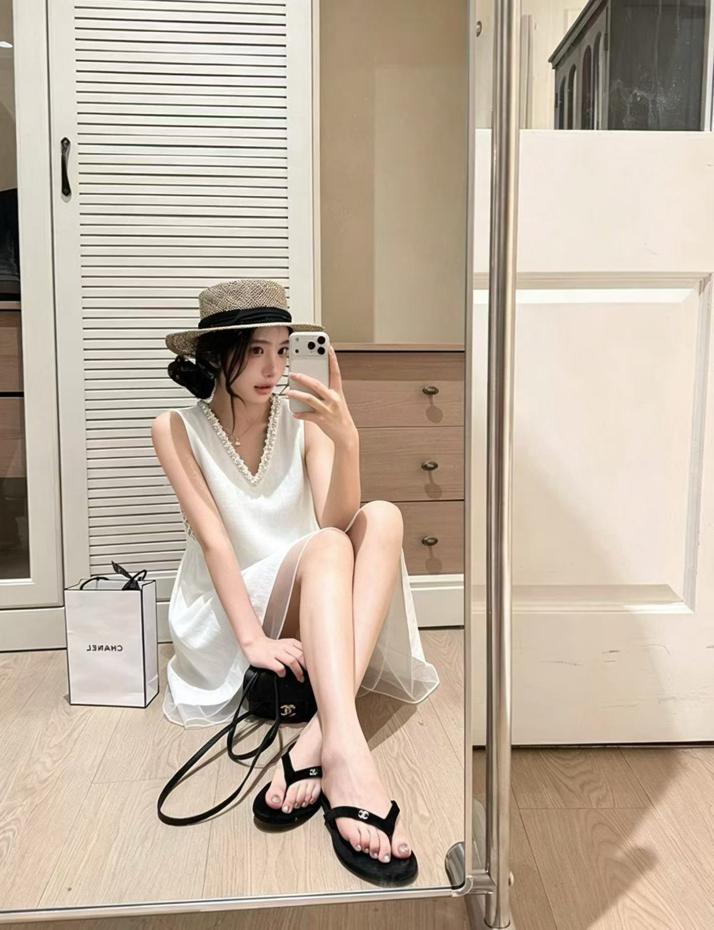 2026 여름 새로운 우아함 미니멀리즘 레이스 조각 여성 조끼 루즈핏 드레스