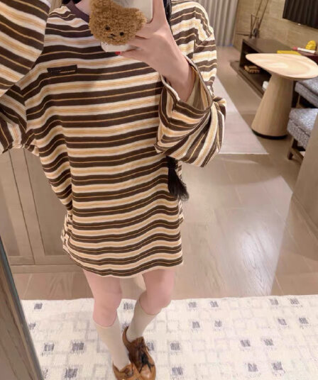 mm26 가을 새로운 황색 브라운 부서 스트라이프 라운드 넥 긴팔 티셔츠 기본 셔츠 미니멀리즘 맨위