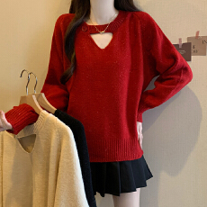 批发实拍新年红设计感<b class='q'>镂空</b>V领软糯毛衣秋冬新款减龄显瘦针织<b class='q'>衫</b>上衣女