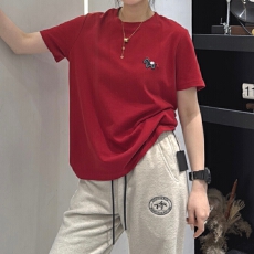 批发实价小马重工刺绣圆领<b class='q'>长袖</b>T恤女2026春季新年红穿搭本命年<b class='q'>打底衫</b>