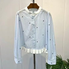 批发韩版减龄蓝色条纹<b class='q'>衬衫</b>女2026春季新款宽松圆领百搭蝴蝶结<b class='q'>刺绣</b>上衣