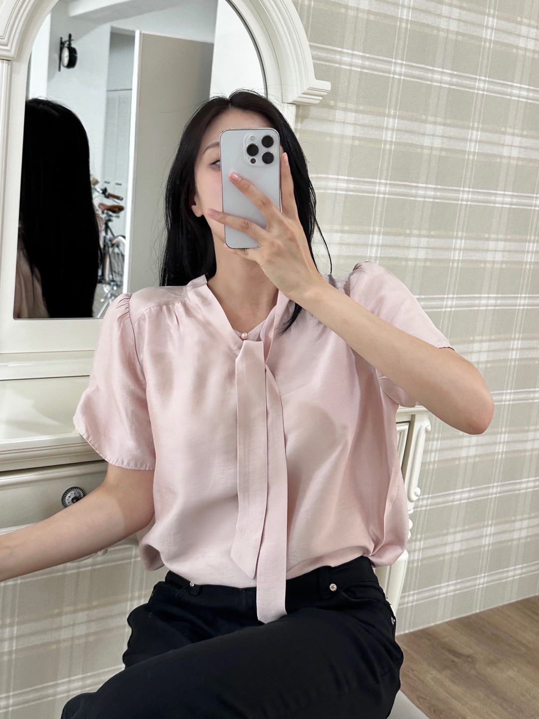 있음 선적 프랑스식 부드러운 바람 리본 칼라 양성 및 음성 착용 디자인 루즈핏 슬림해 보이는 거품 소매 쉬폰 셔츠 삼색