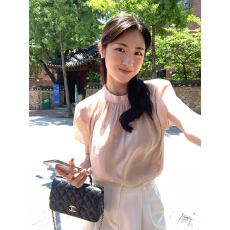 批发已出货  法式优雅气质立领褶皱纹理感飞飞袖缎面衬衫上衣  两色