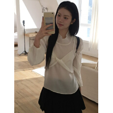 批发早春新款 法式温柔风假两件吊带设计系带收腰<b class='q'>泡泡袖</b>天丝上衣  2色