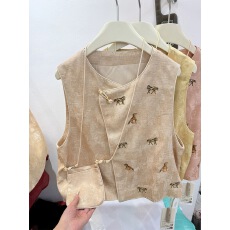 批发新中式女装马夹背心2026年<b class='q'>春</b>装新款配包包装饰小马图案提花显气质