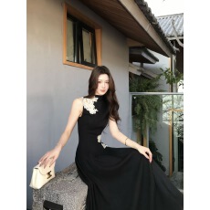 批发木子李的李【墨上霜花】早春气质氛围感镂空花朵拼接新中式连衣裙