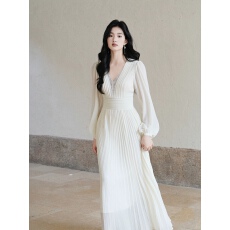 批发寄信 白色长袖<b class='q'>连衣裙</b>法式优雅<b class='q'>修身</b>显瘦蕾丝V领高级感风琴褶裙子