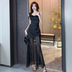 批发夏季高级感缎面拼接网纱礼服长裙女御姐不规则褶皱<b class='q'>修身</b>吊带<b class='q'>连衣裙</b>