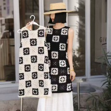 批发2026春季新款欧洲站高级感格子复古V领无袖针织中长款背心马甲