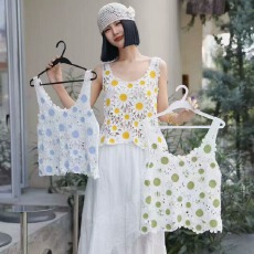 批发2026春季纯棉波西米亚小雏菊钩花镂空叠穿宽松外搭T恤背心小马甲