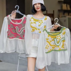 批发2026春季波西米亚镂空防晒罩衫<b class='q'>女</b>早秋民族风云南多巴胺<b class='q'>雪纺上衣</b>