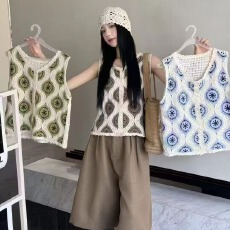 批发2026春夏设计感小马甲女钩花刺绣V领无袖背心女针织叠穿外搭开衫
