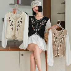 批发2026春季波西米亚<b class='q'>镂空</b>防晒<b class='q'>罩衫</b>女早秋民族风云南多巴胺雪纺上衣