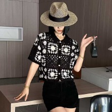 批发2026春夏新款翻领镂空钩花<b class='q'>欧美风</b>法式时尚提花网眼针织短袖上衣