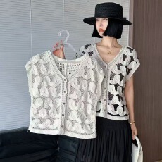 批发2026春夏重工刺绣钩花镂空V领正肩马甲<b class='q'>设计</b>感小众外穿上衣马甲