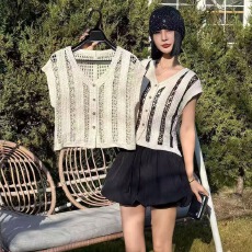 批发2026春夏重工刺绣钩花镂空V领正肩马甲<b class='q'>设计</b>感小众外穿上衣马甲