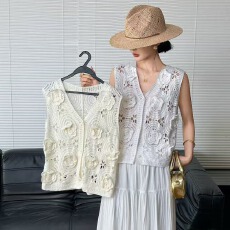 批发2026春夏法式镂空立体花朵针织背心女<b class='q'>设计</b>感小众气质外搭马甲上衣