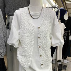 批发2026春夏短款<b class='q'>镂空</b>钩花针织马甲外搭背心女外穿无袖<b class='q'>开衫</b>坎肩小外套