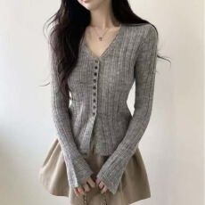 批发2026春季温柔风修身V领喇叭袖针织<b class='q'>开衫</b>女韩系气质显瘦纯欲风上衣
