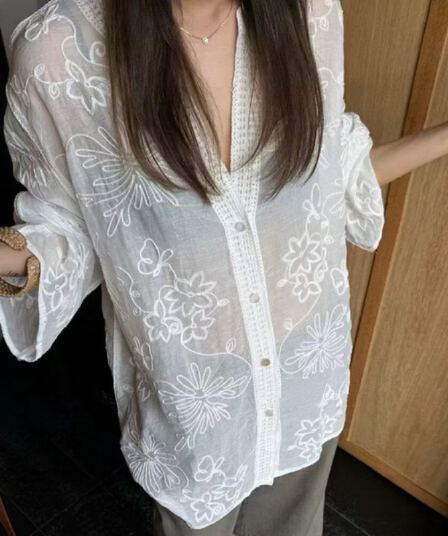 2026 여름 한 부서 느긋한 바람 레이스 무거운 작업 자수 긴팔 셔츠 자수 V넥 미니멀리즘 자외선 차단 작은 셔츠