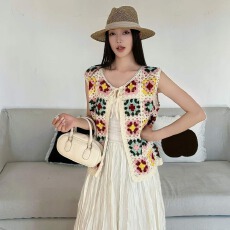 批发2026秋季波西米亚风针织背心女复古钩花镂空短款叠穿日系古着马甲